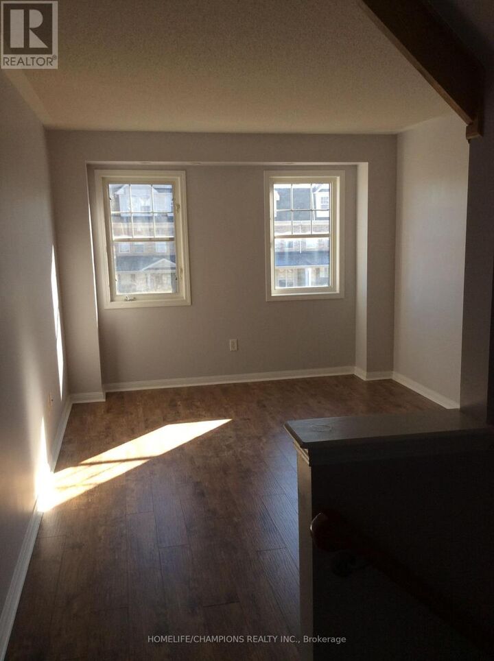 Property Photo:  32 Ecopark Gate Unit #2  ON M1B 6G8 