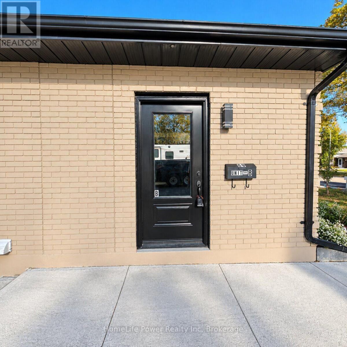 Property Photo: 69 Tupper Crescent # Lower ON N2B 2Y1
