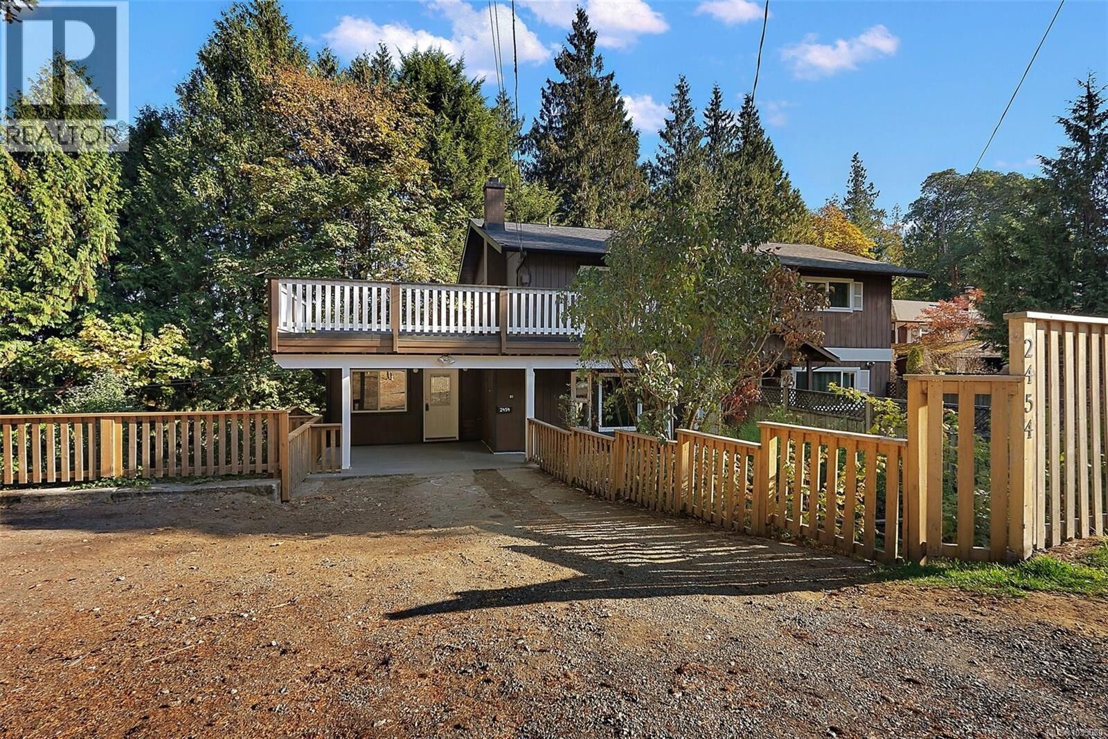 Photo de la propriété:  2454 Sooke Road  BC V9B 1X7 