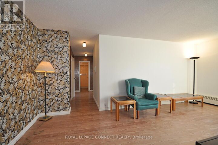 Property Photo:  5 Parkway Forest Drive 206  ON M2J 1L2 
