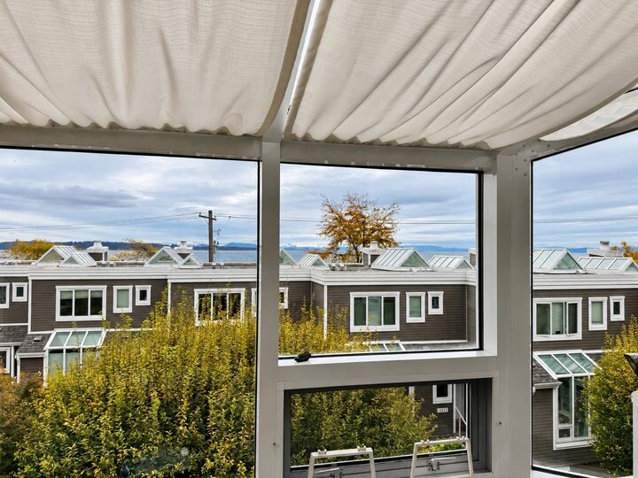 Property Photo:  14848 Beachview Avenue  BC V4B 1N7 