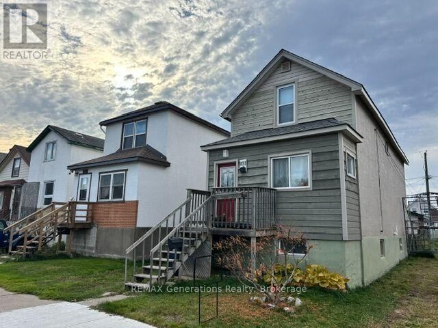 Property Photo:  831 McIntosh Street  ON P7C 3A7 