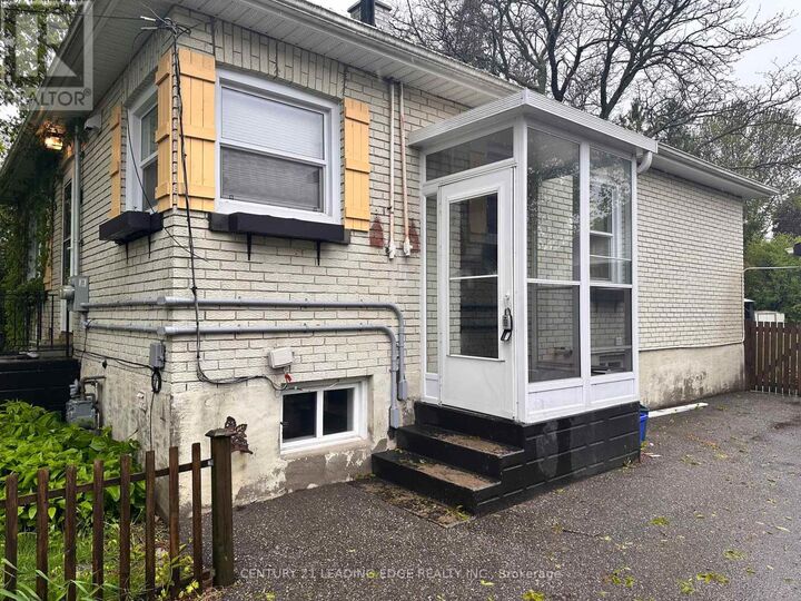 Property Photo:  92 Thickson Road North Bsmt  ON L1N 3R1 