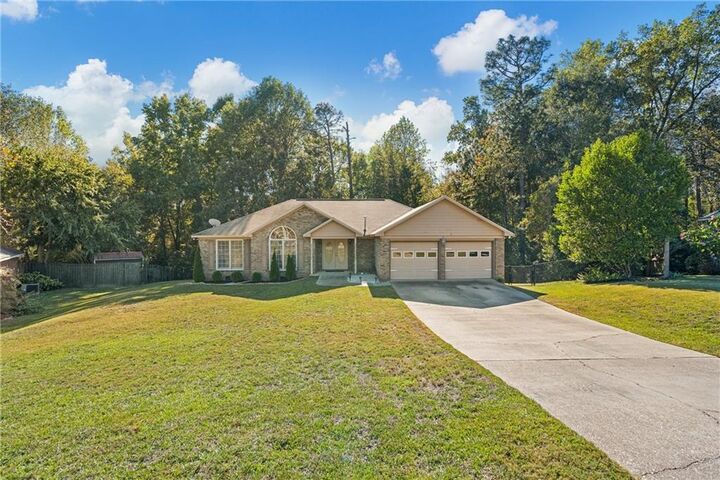 Property Photo: 136 Lee Road 468 AL 36877