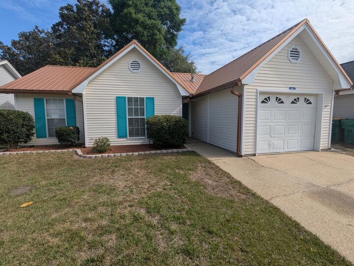 Property Photo:  162 Meadowbrook Court  FL 32578 