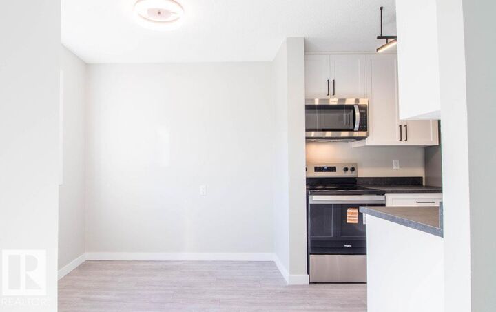 Property Photo:  3129 139 Avenue NW  AB T5Y 1R4 
