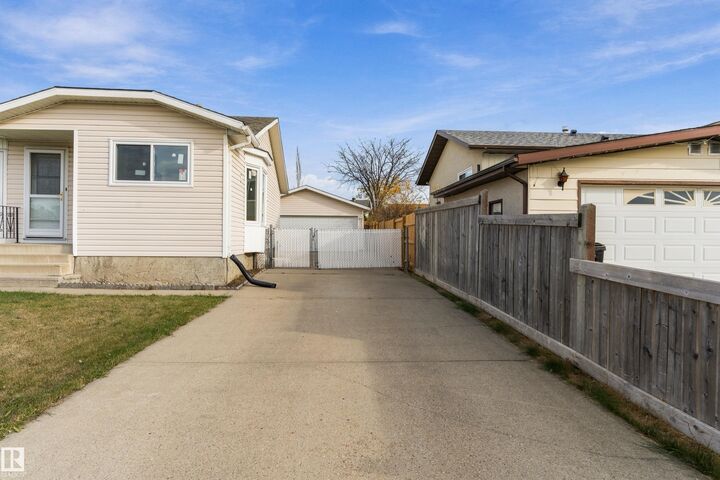 Property Photo:  156 Dunluce Road NW  AB T5X 4N9 