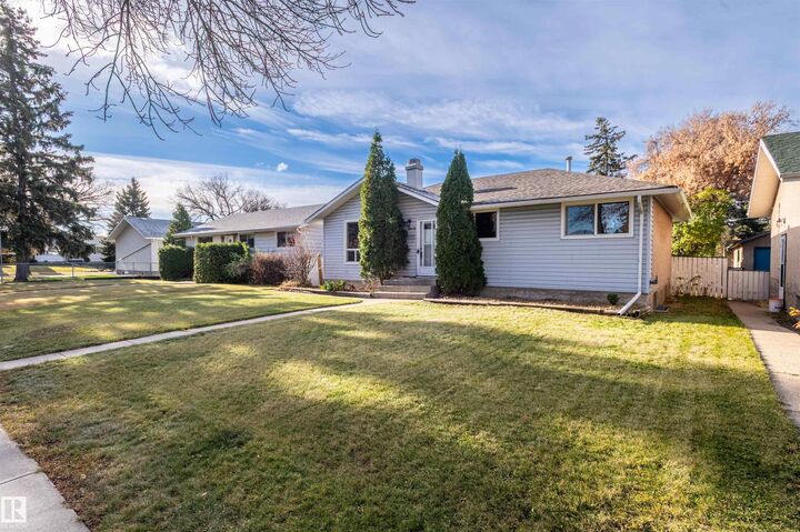 Property Photo:  12412 134 Street NW  AB T5L 1V2 