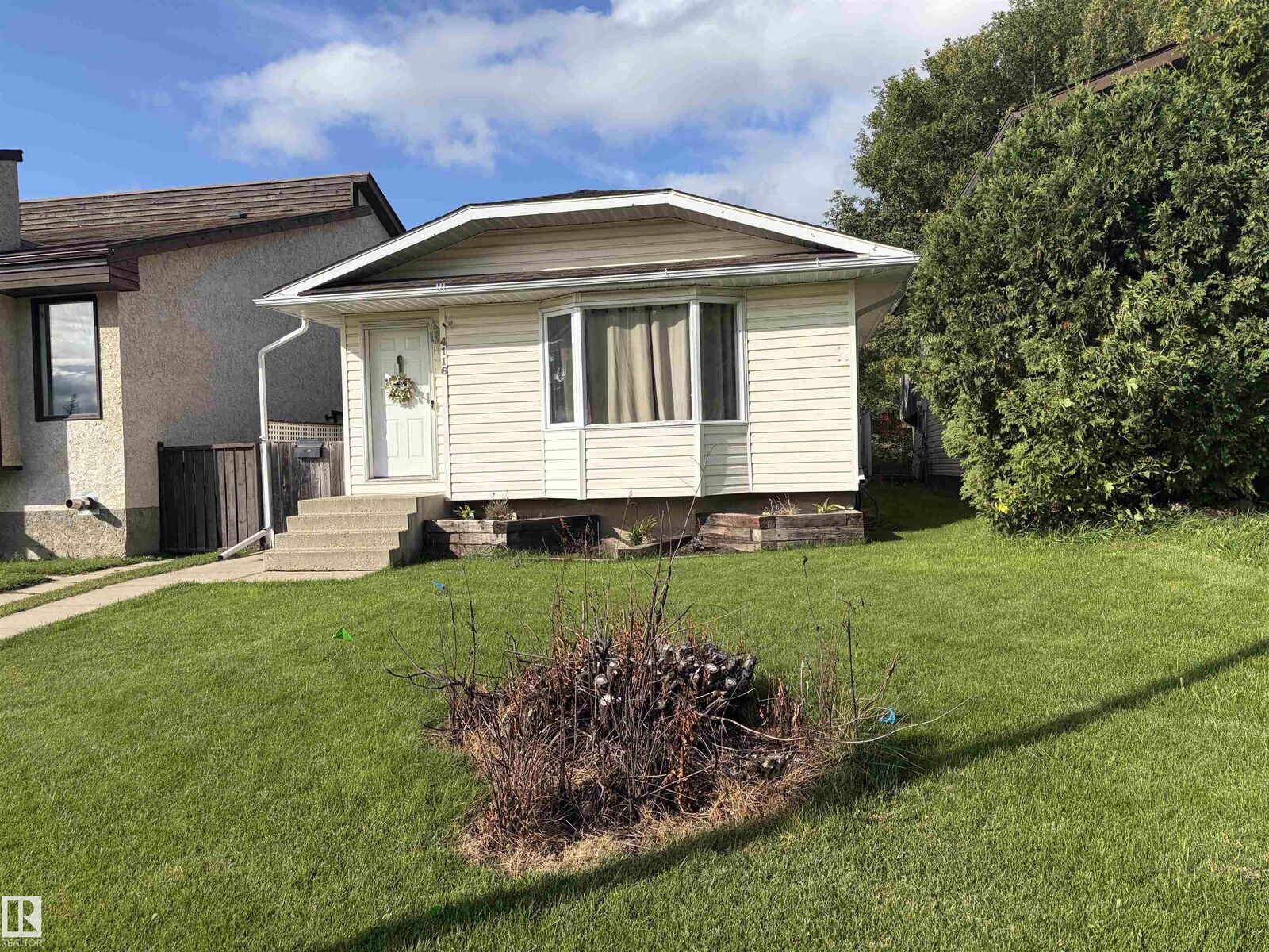 Property Photo: 4116 50 Avenue AB T9M 2A3
