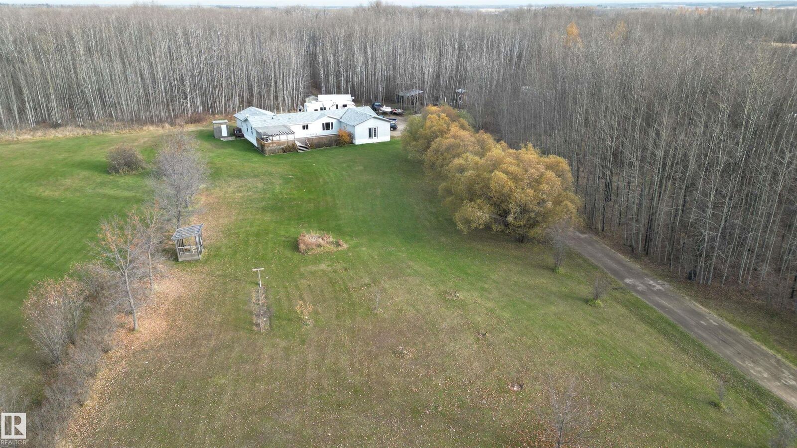 Property Photo: 59319 Range Road 51 AB T7N 1G8