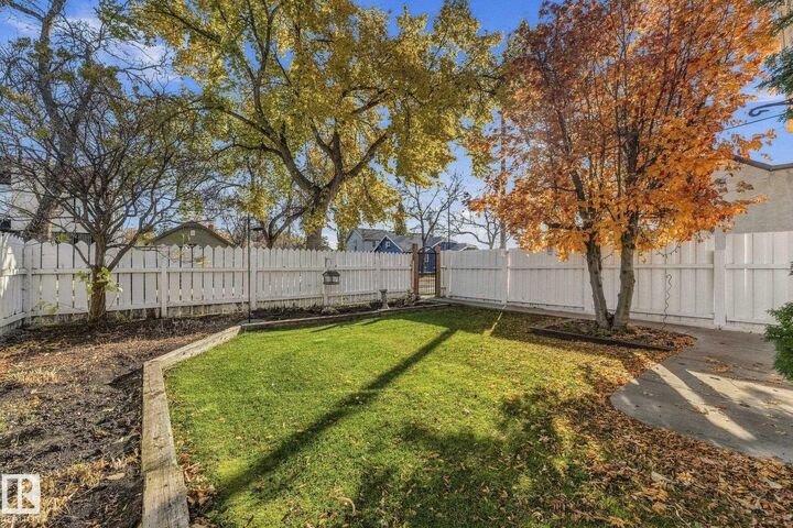 Property Photo:  10214 147 Street NW  AB T5N 3B9 