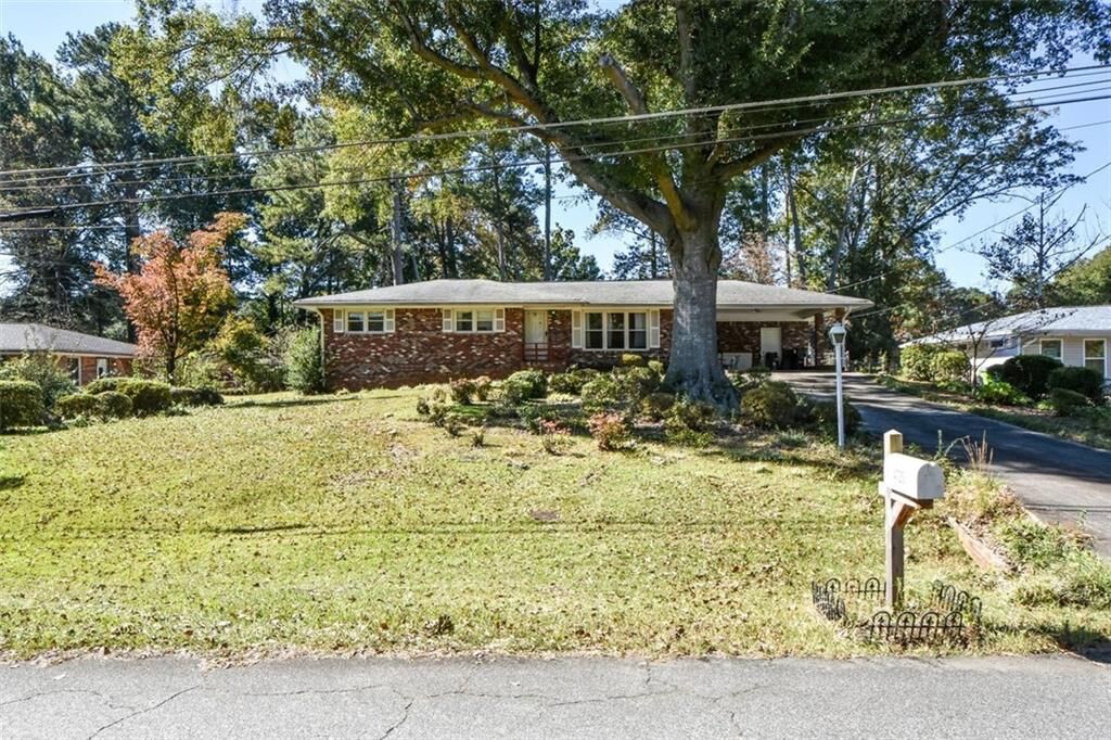 Property Photo:  4720 Garrett Drive SW  GA 30126 