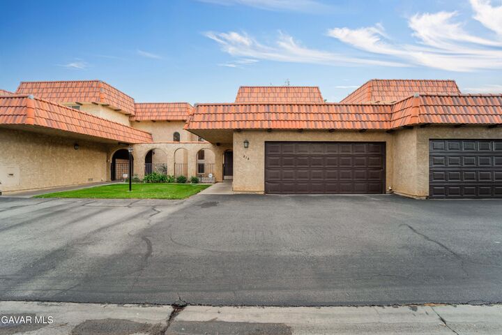 Property Photo:  216 Shirley Lane  CA 93551 