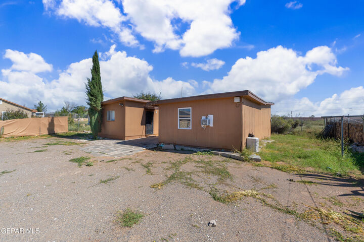 Property Photo: 3948 Vanderveer Drive TX 79938