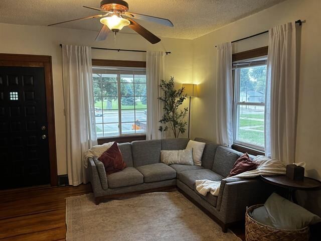Property Photo:  734 E 7th Street  NE 68901 