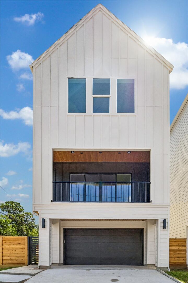 Property Photo:  3402 Market Street  TX 77020 