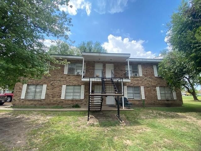 Property Photo:  215 Avenue E  TX 77587 