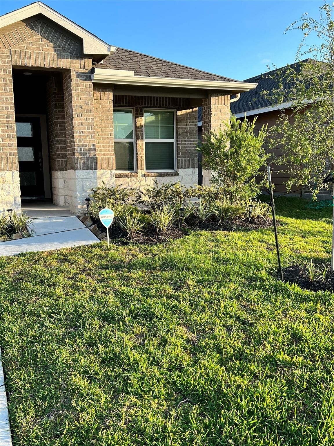 Property Photo: 902 Barstow Drive TX 77583