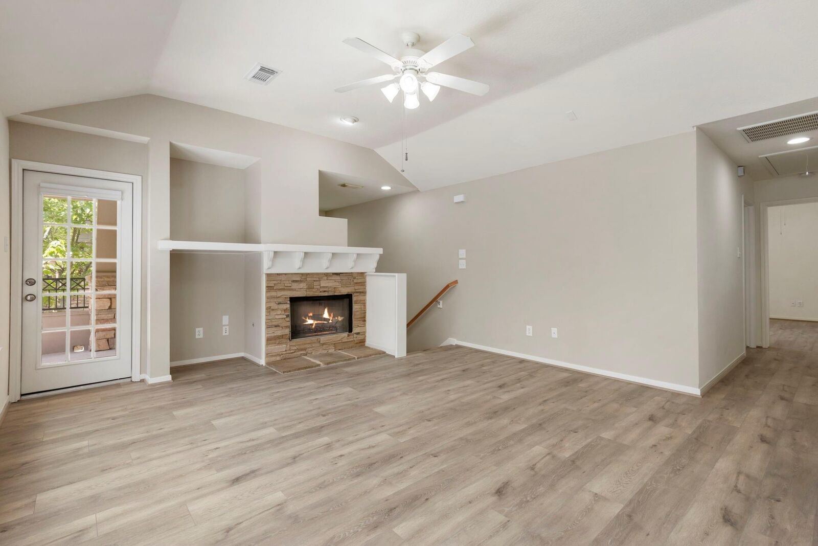 Property Photo: 67 Woodlily Place TX 77382
