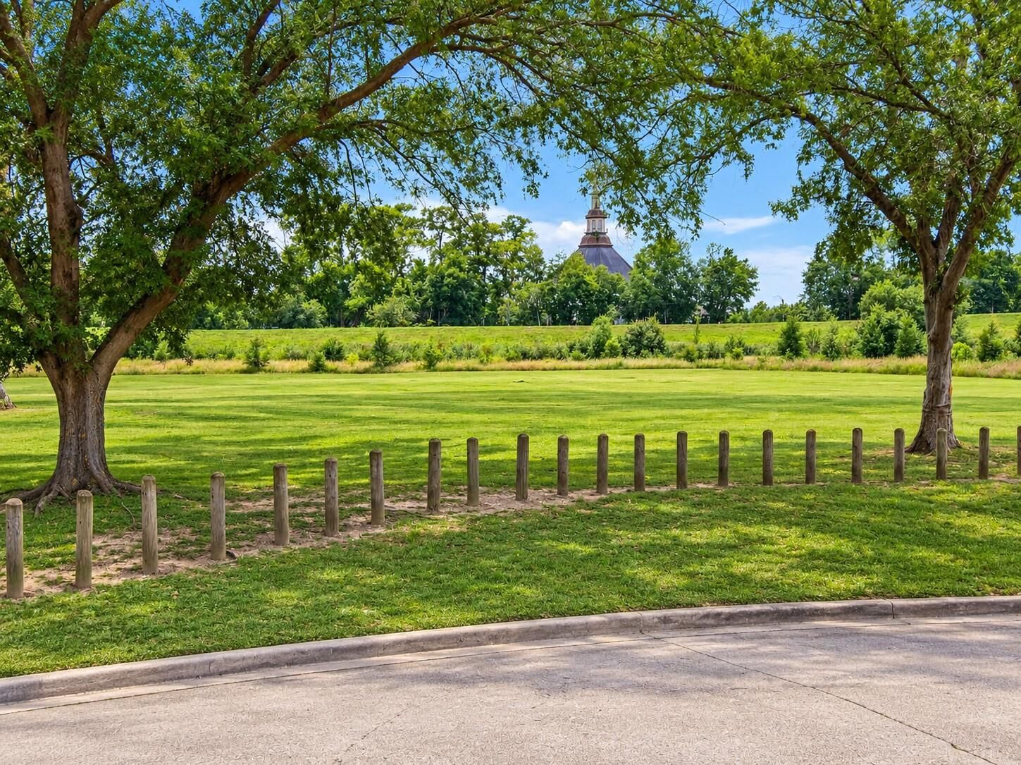 Property Photo: 5353 De Soto Street TX 77091