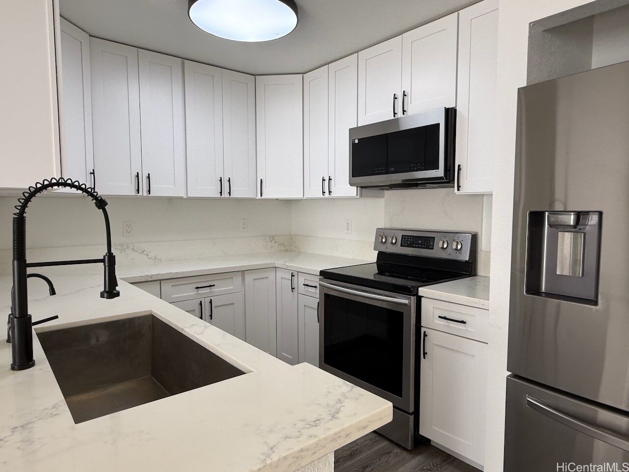 Property Photo:  468 Mananai Place 11G  HI 96818 