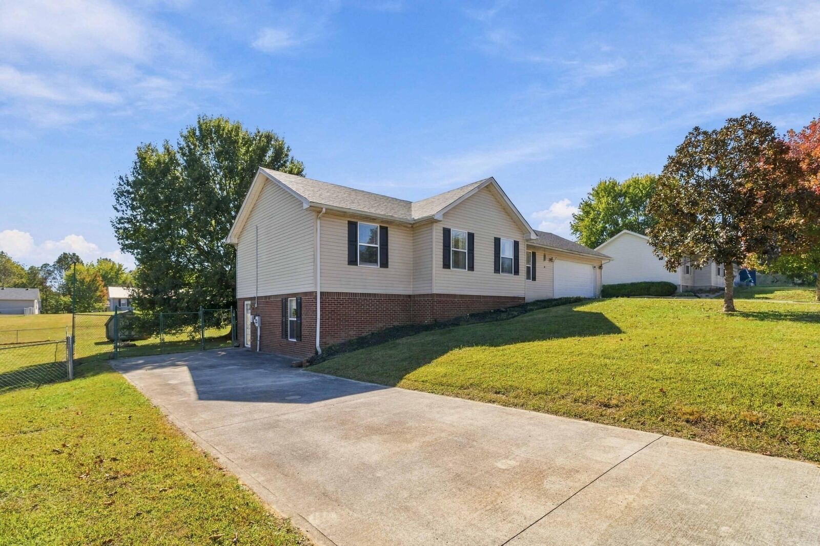 Property Photo: 254 Canterbury Drive KY 42553