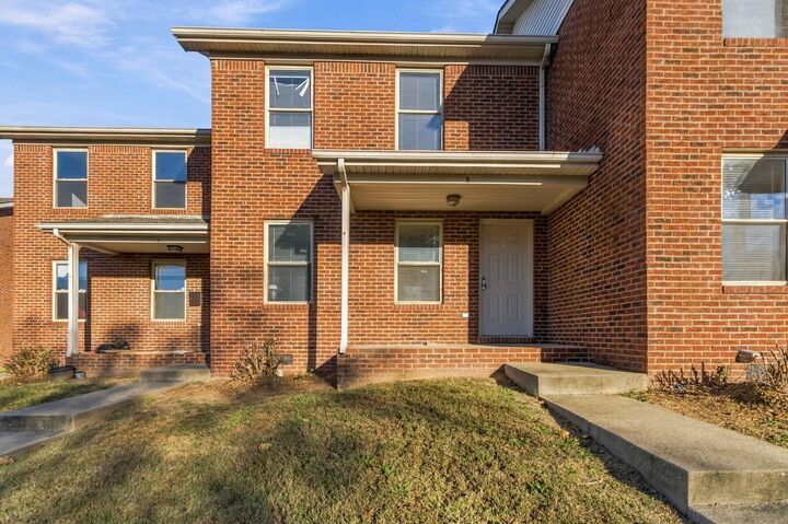 Property Photo:  502 Tecumseh Trail D  KY 40383 