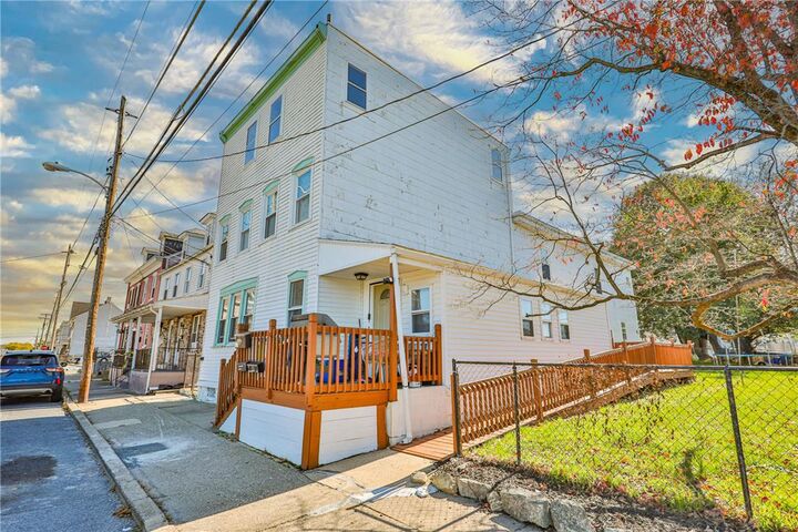 Property Photo:  332 Saint Joseph Street  PA 18042 