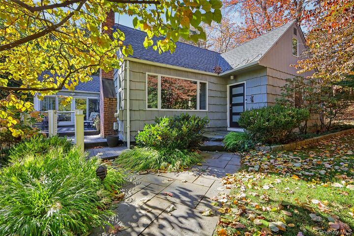 Property Photo:  21 Lakeview Avenue W  NY 10567 