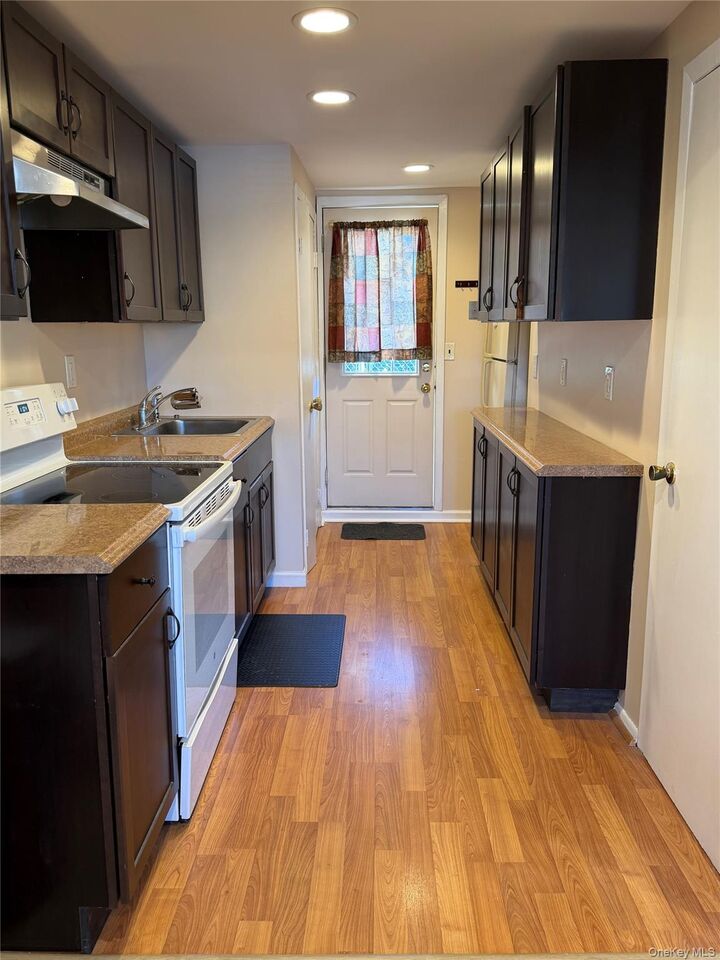 Property Photo:  899 Connetquot Avenue  NY 11752 