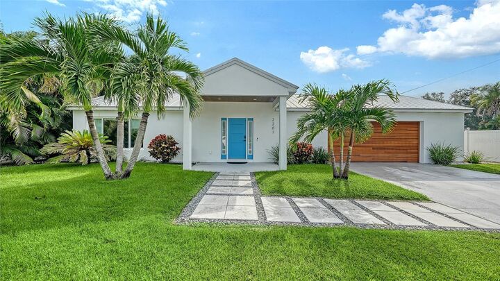 Property Photo:  2201 Webber Street  FL 34239 