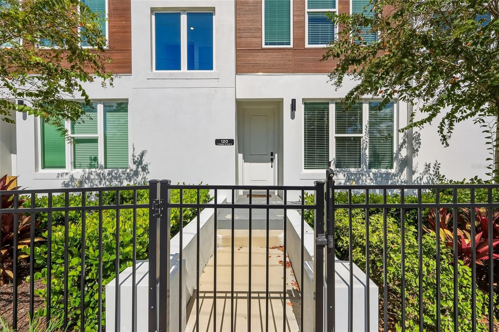 Property Photo:  120 E Gladys Street 5  FL 33602 