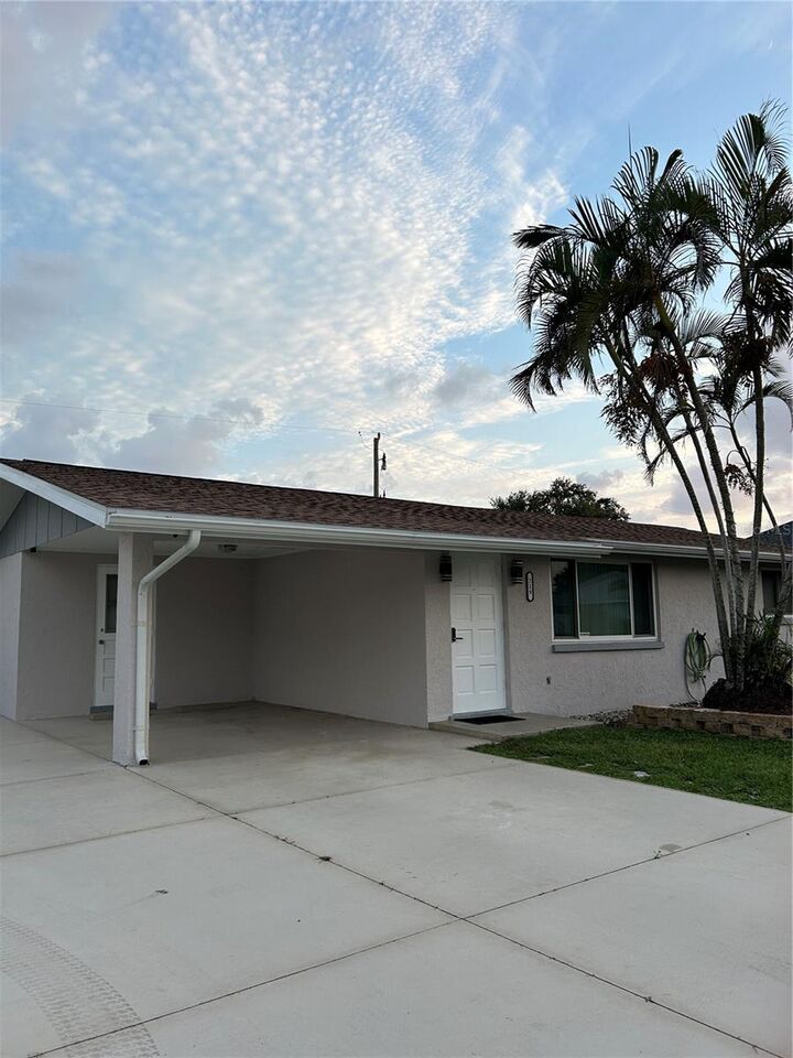 Property Photo: 219 Coral Road FL 34293