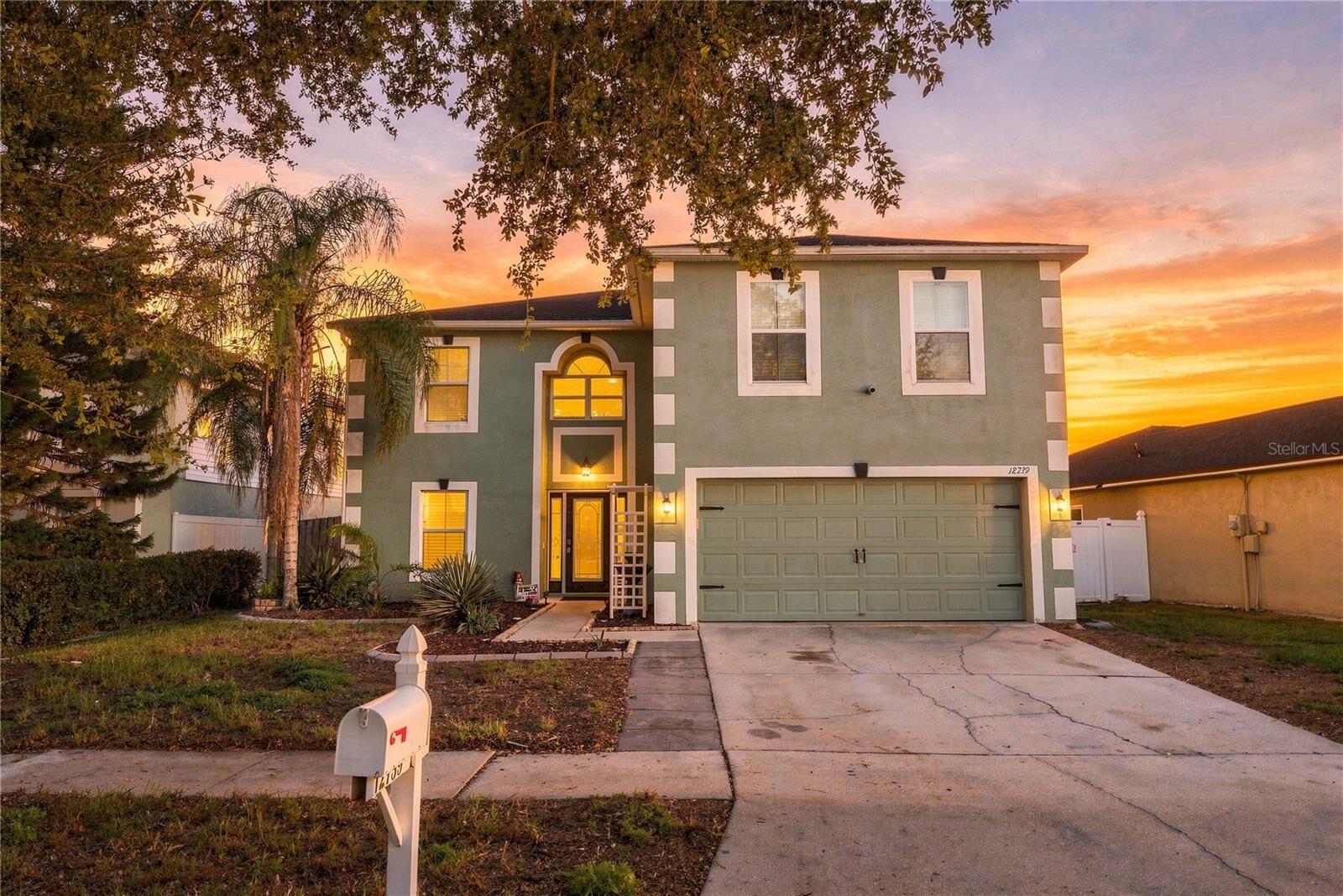 Property Photo:  12739 Kings Lake Drive  FL 33534 