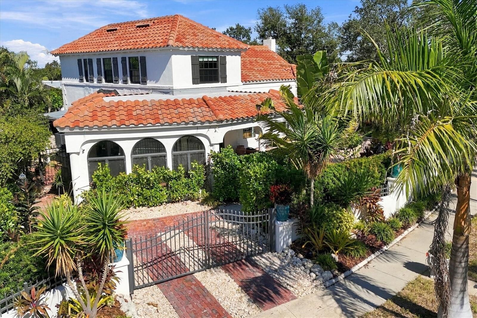 Property Photo:  5208 Harbor Road  FL 34209 