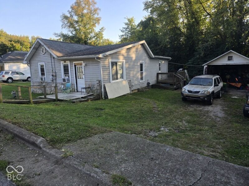 Property Photo:  646 S 7th Street  IN 47520 