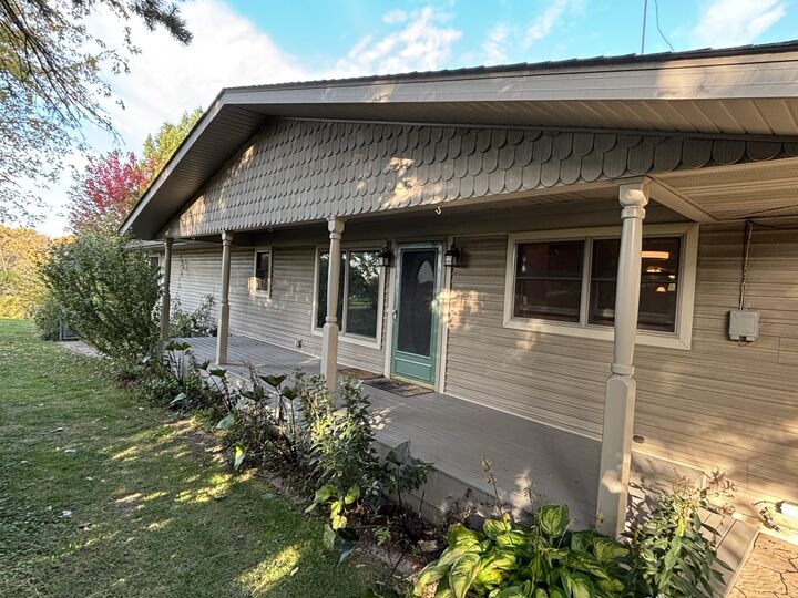 Property Photo:  250 S 14th Street  IA 52732 