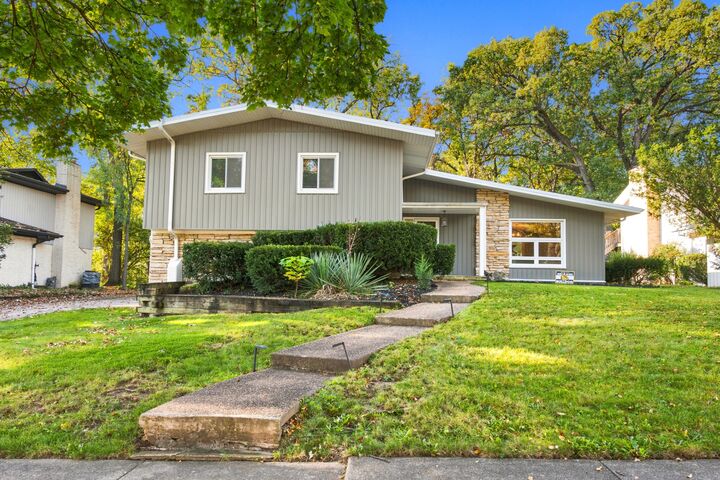 Property Photo:  1161 Barneswood Drive  IL 60515 