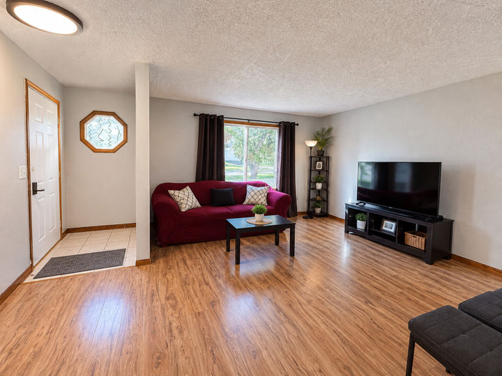 Property Photo:  2081 Oriole Lane  IL 60139 