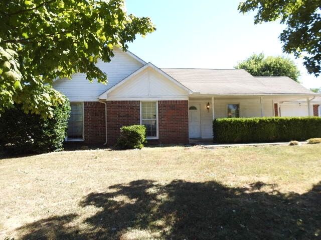 Property Photo: 301 Short Ct TN 37167