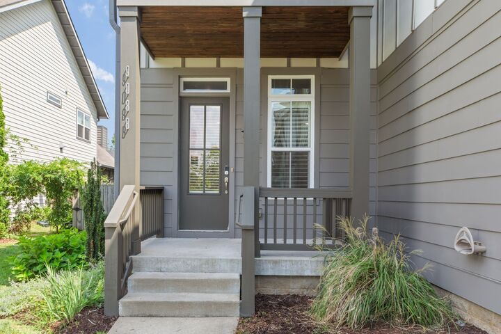 Property Photo: 908B Gale Ln TN 37204