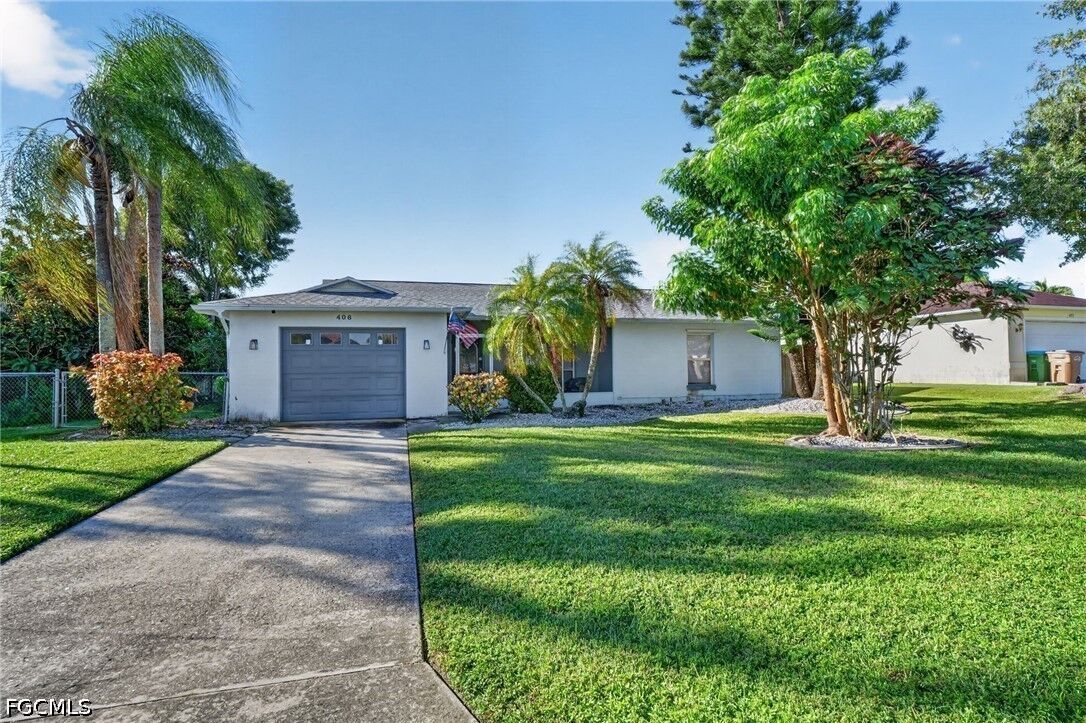 Property Photo:  406 SE 6th Street  FL 33990 