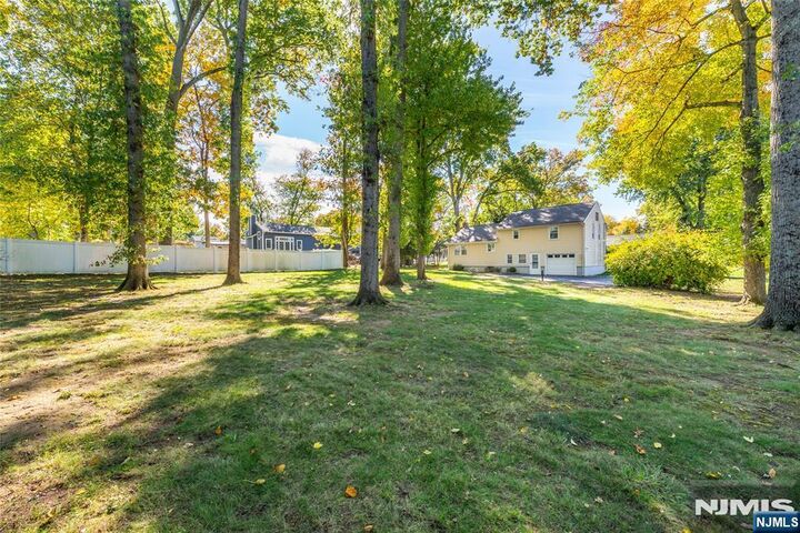 Property Photo:  33 Weaver Place  NJ 07936 