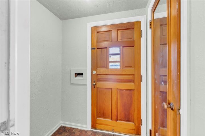 Property Photo:  951 E 237th Street  OH 44123 