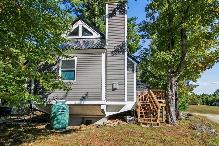 Property Photo:  15 Sargent Drive  NH 03077 