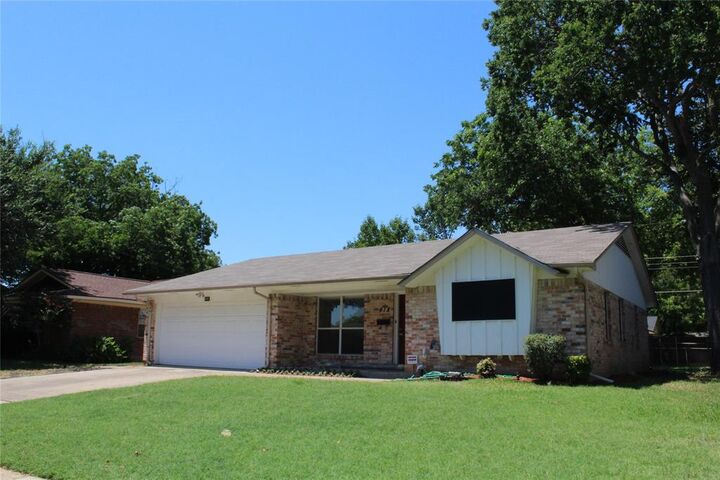 Property Photo:  418 Lexington  TX 75080 