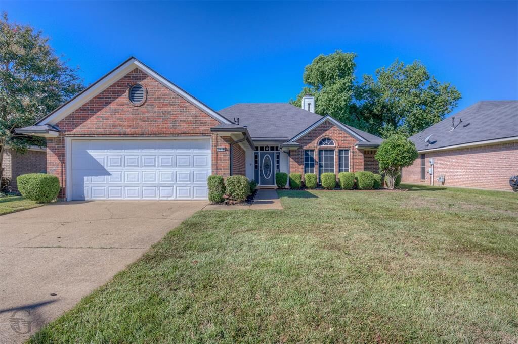 Property Photo:  6018 Sandalwood Drive  LA 71111 