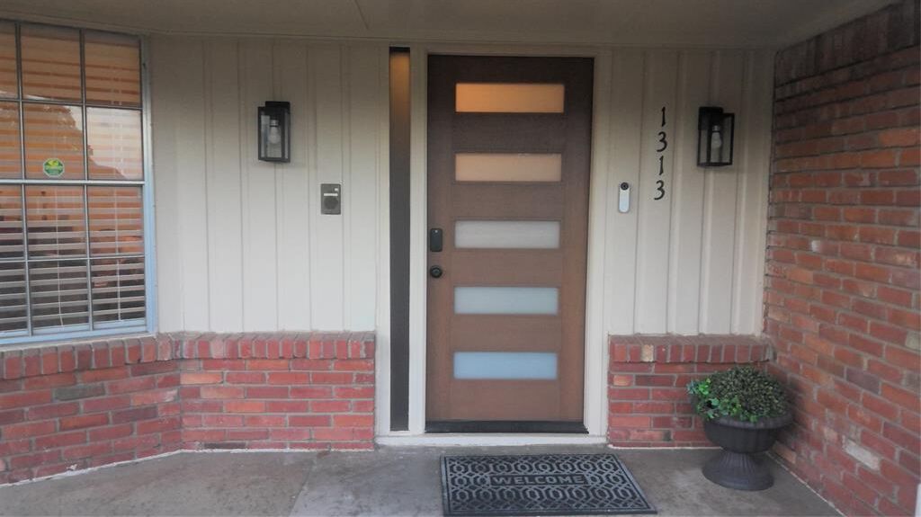 Property Photo: 1313 NE 55th Street OK 73111