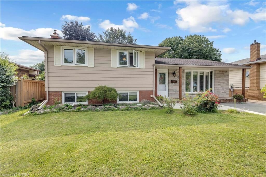 Property Photo:  92 Brier Park Road  ON N3R 5T4 