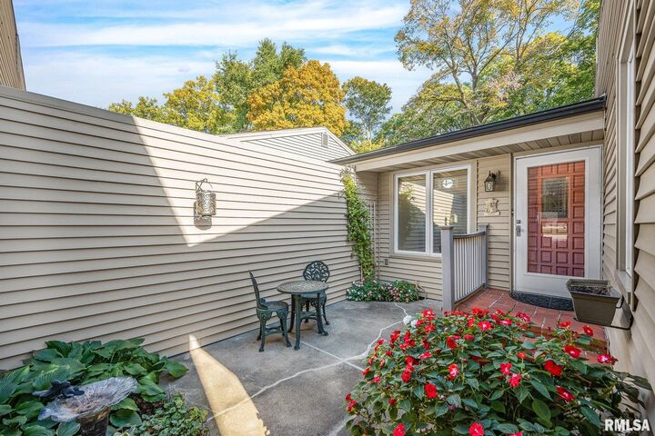 Property Photo:  6032 N Knoxville Avenue  IL 61614 